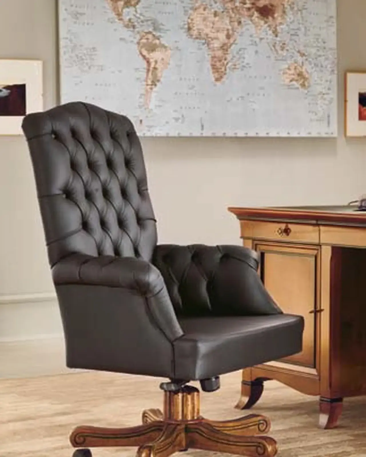 New Deco Capitonne Leather Armchair, New Deco armchair by Francesco Pasi