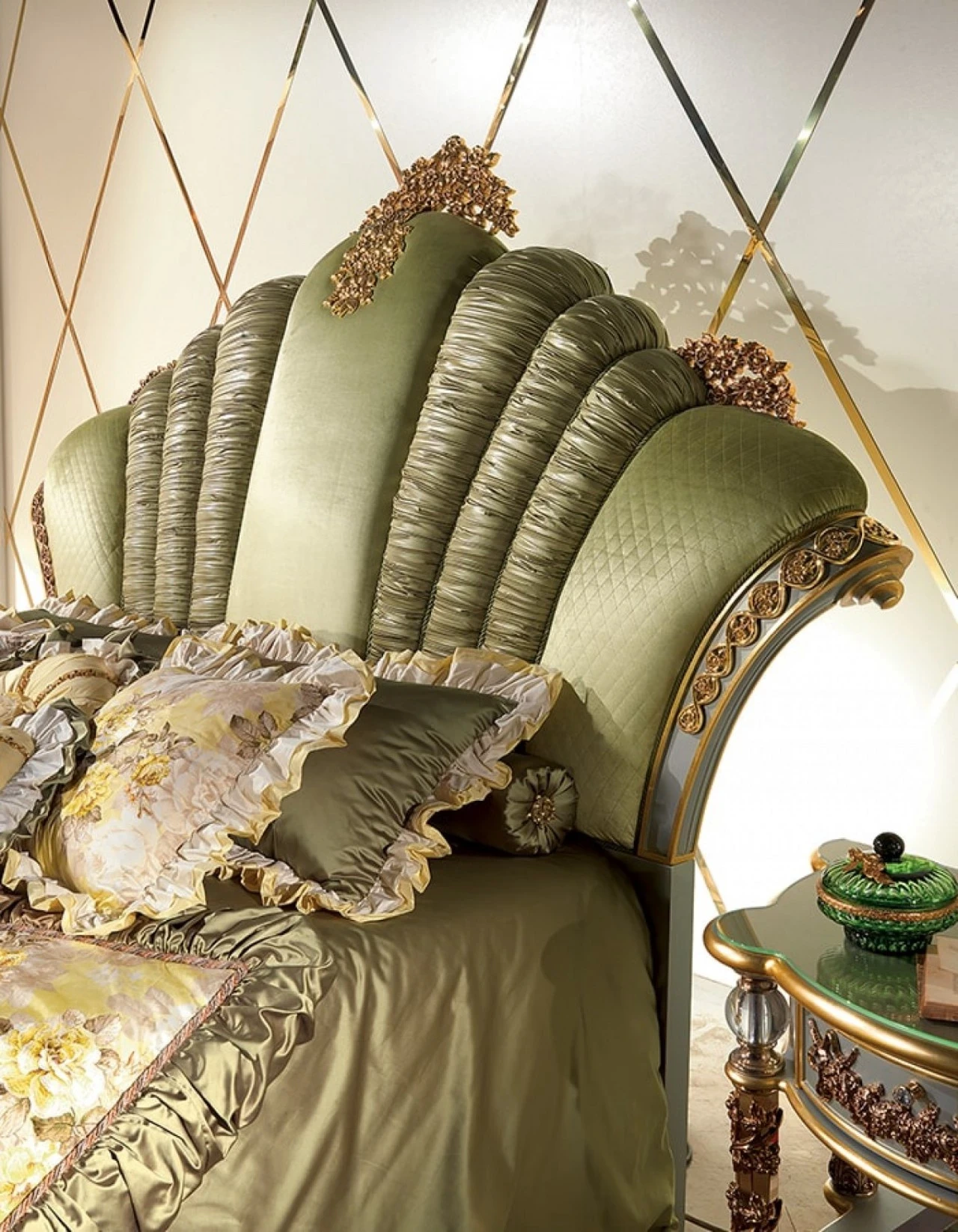 Essence Classic Bedroom, image 2 of 8, Italian furniture set