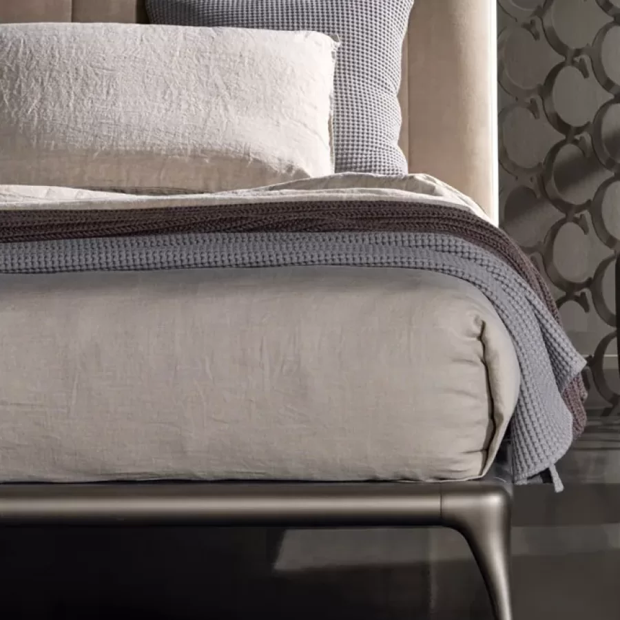 Iseo Bed by Cantori, Italian furniture company for the bedroom, upholstered headboard