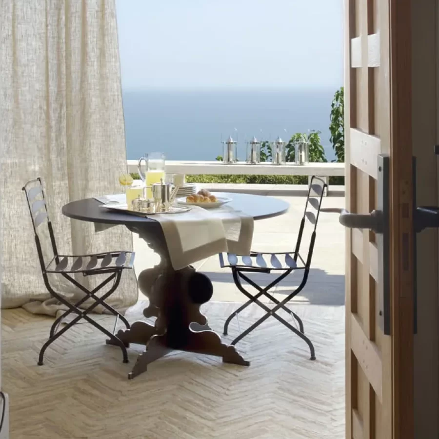Romeo Dining Table by Cantori, Italian furniture company for the dining room