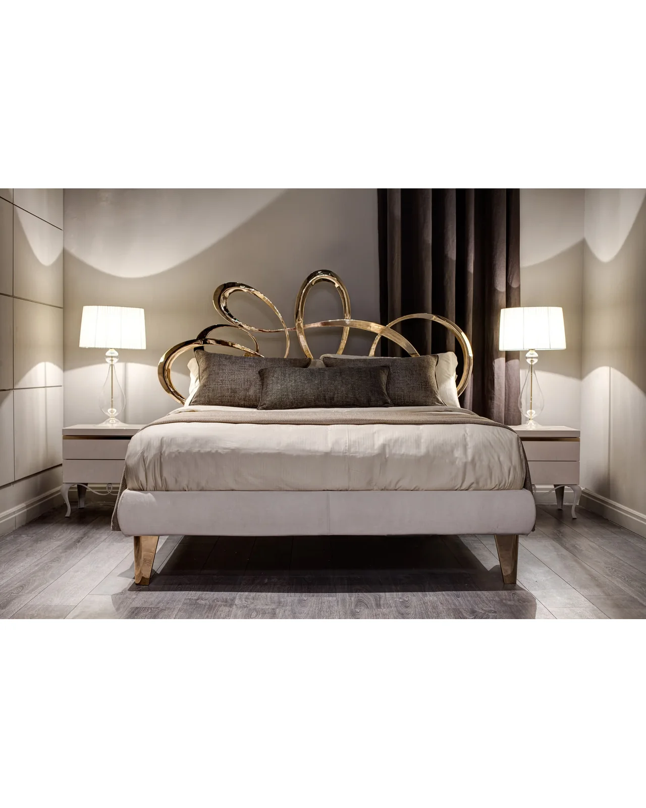 Dolcevita bed by Cantori, in an interior setting, photo 5 of 6