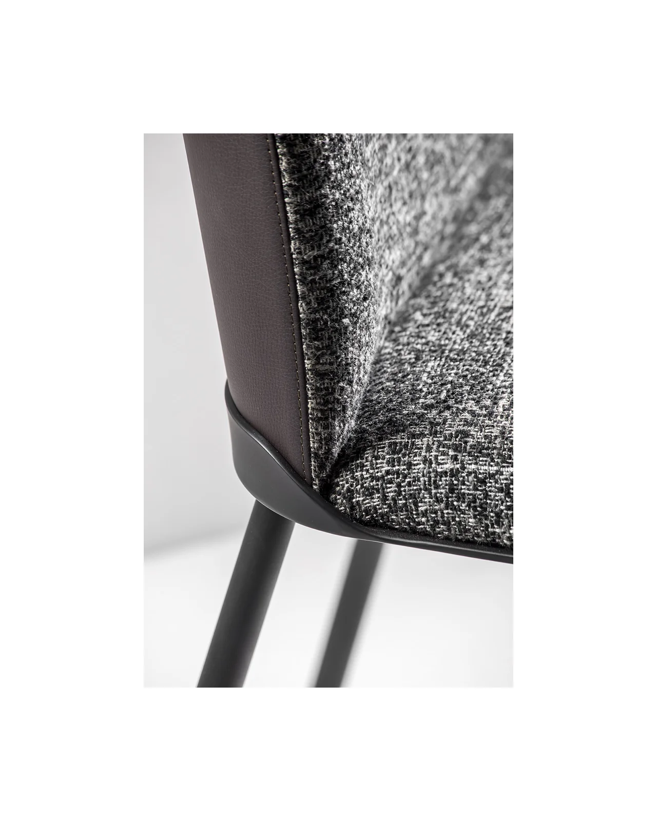 Oasi dining chair by Cantori, in an interior setting, photo 5 of 5