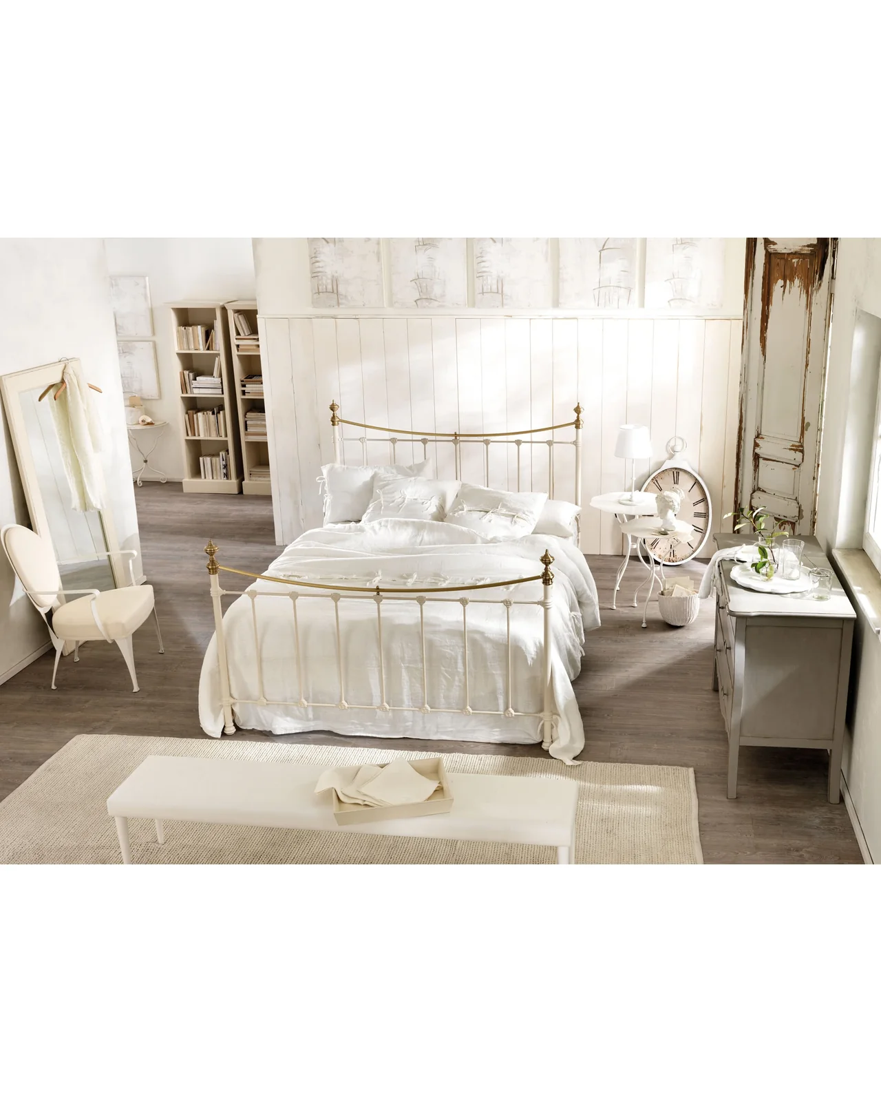 Letto Oliver di Cantori, ambientato, foto 4 di 4, catalogo Nobili Design