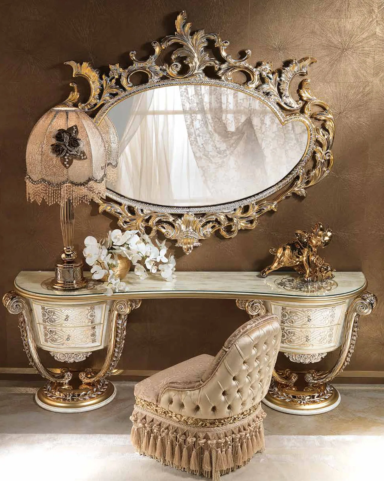 Aida Small Armchair AD005, Cappelletti Aida collection, classic Italian armchair in a classic bedroom setting, photo 3 of 3