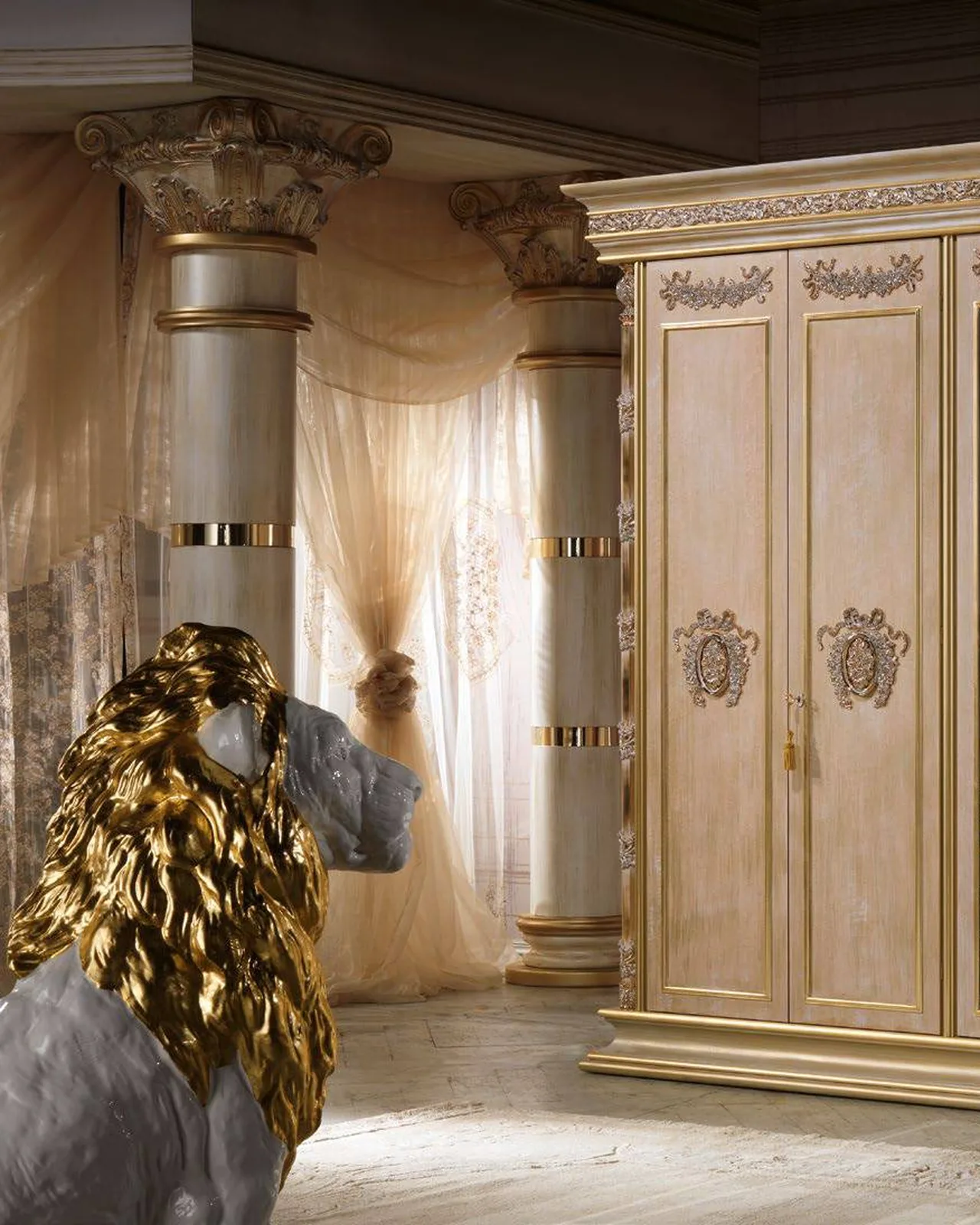 Armadio Royal a sei ante RY067, collezione Royal di Cappelletti, armadio classico italiano in una camera da letto classica, foto 2 di 2