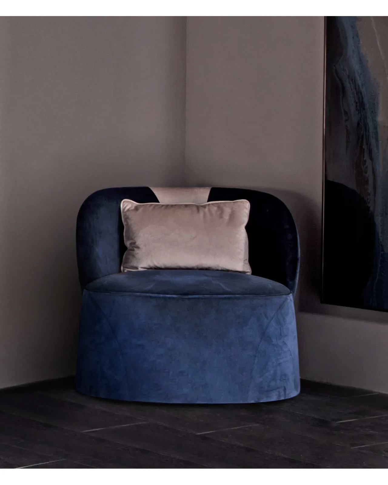 Litio Armchair by Epoque, Exence collection, Italian armchair in a modern living room, photo 1 of 3