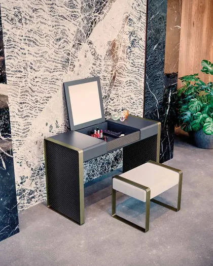 Chloe Beauty, Italian furniture store