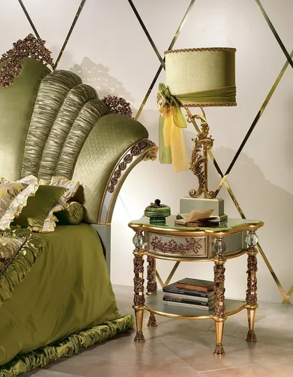 Collezione Essence per la camera da letto, mobili classici